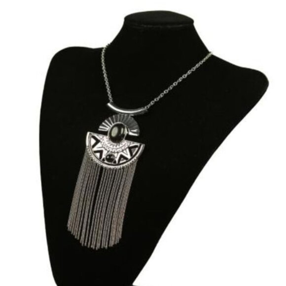 Boho silver fringe necklace - Picture 5 of 5